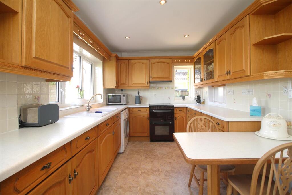 kitchen .JPG