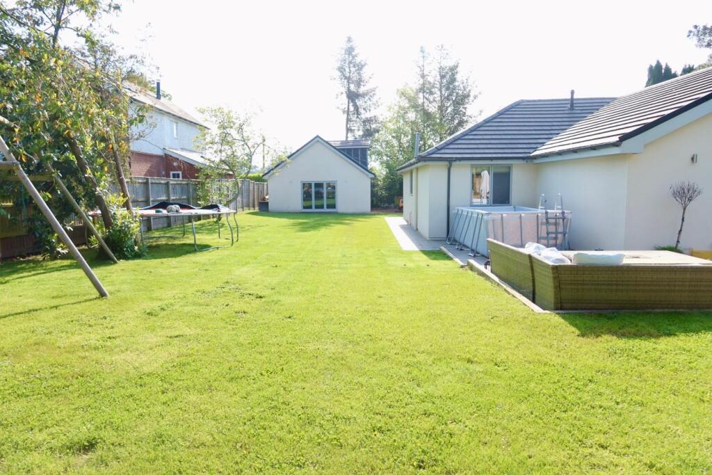New side garden.jpg