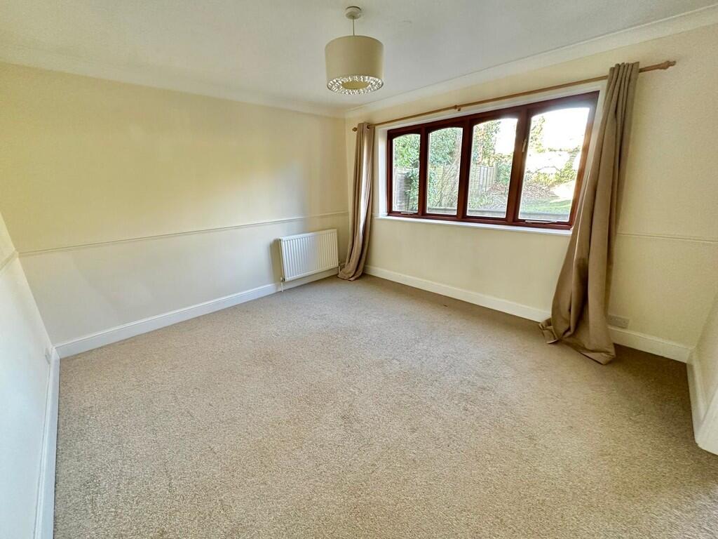 IMG-20250204-WA00...