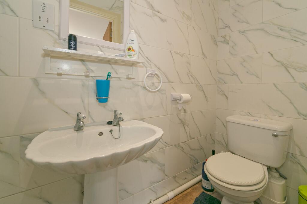 Bedroom 2 En-suite
