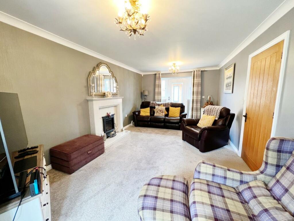 Lounge pic 5.jpg