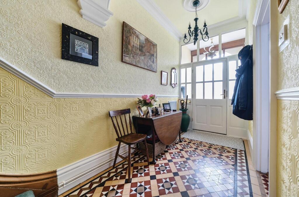 52 Hillmorton Road, Rugby