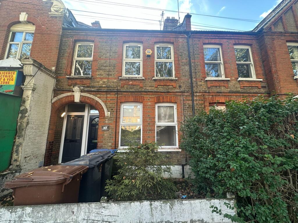 Winns Avenue, E17