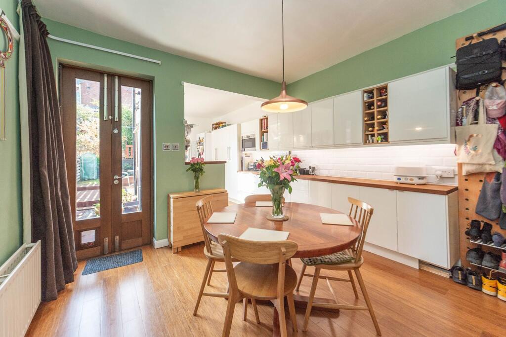 SITTING ROOM AND OPEN PLAN DINING KITCHEN