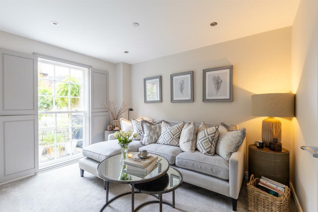 3CrownGreenCourt-5.jpg