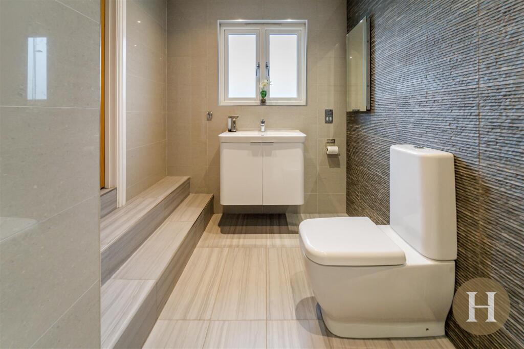 Hadleigh Estate Agents-83.jpg