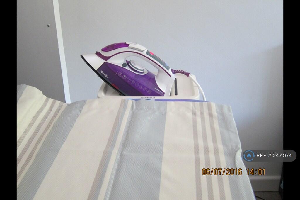 Brabantia Wide Sturdy Ironing Board
