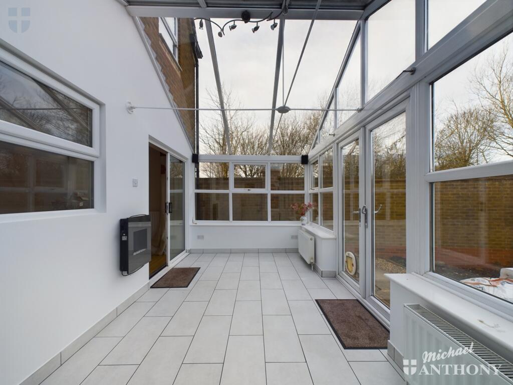 CAM03218G0-PR0497-STILL012