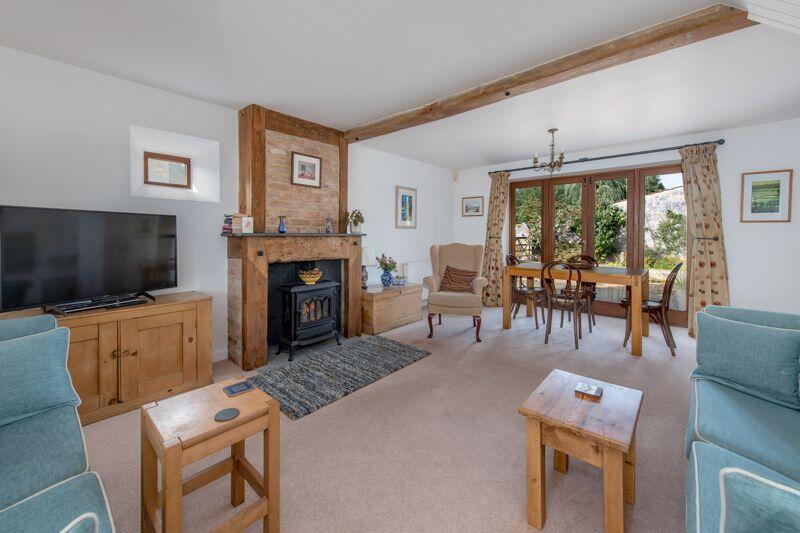 Living/dining room