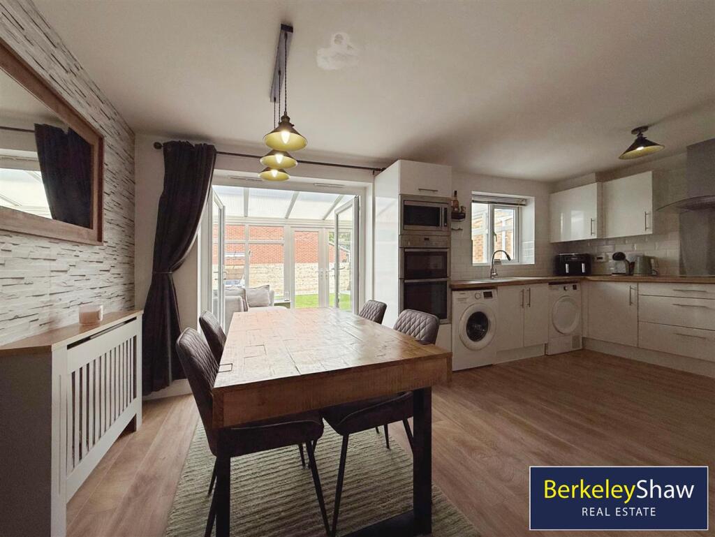 3e51a188--40E7-A7BA-AFACB93FB3C6-44437-000014DF23E