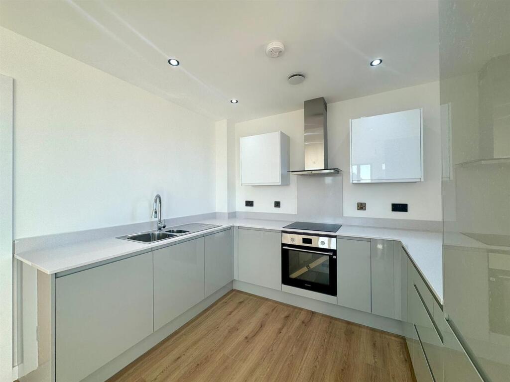 Kitchen pic 2.jpeg