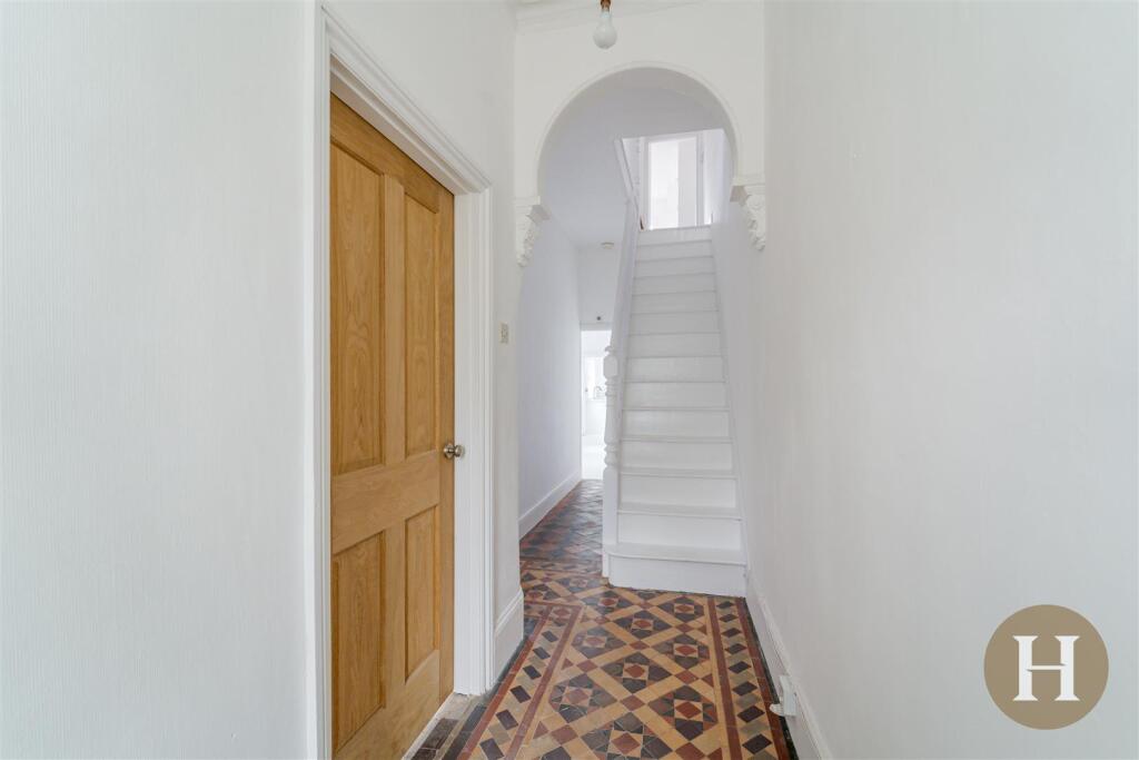 Entrance Porch/ Hallway