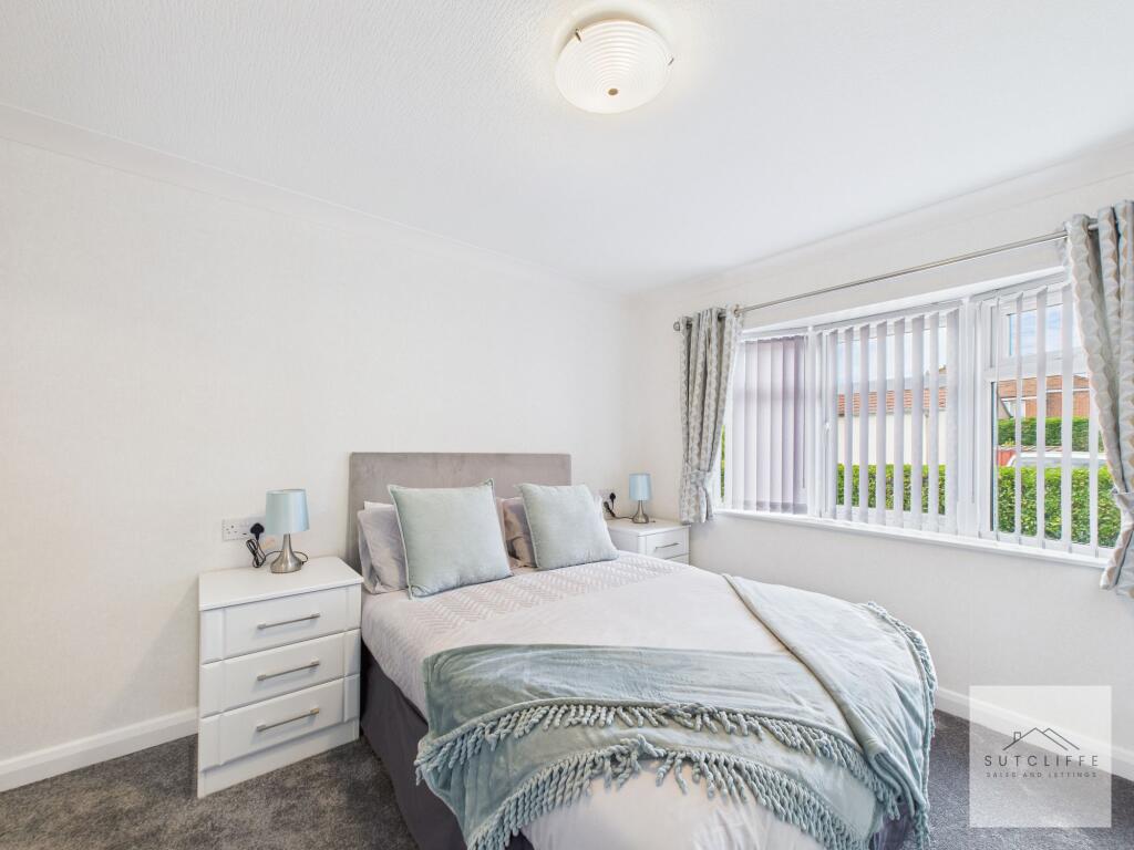 Primary Bedroom &amp; Walk In Wardrobe