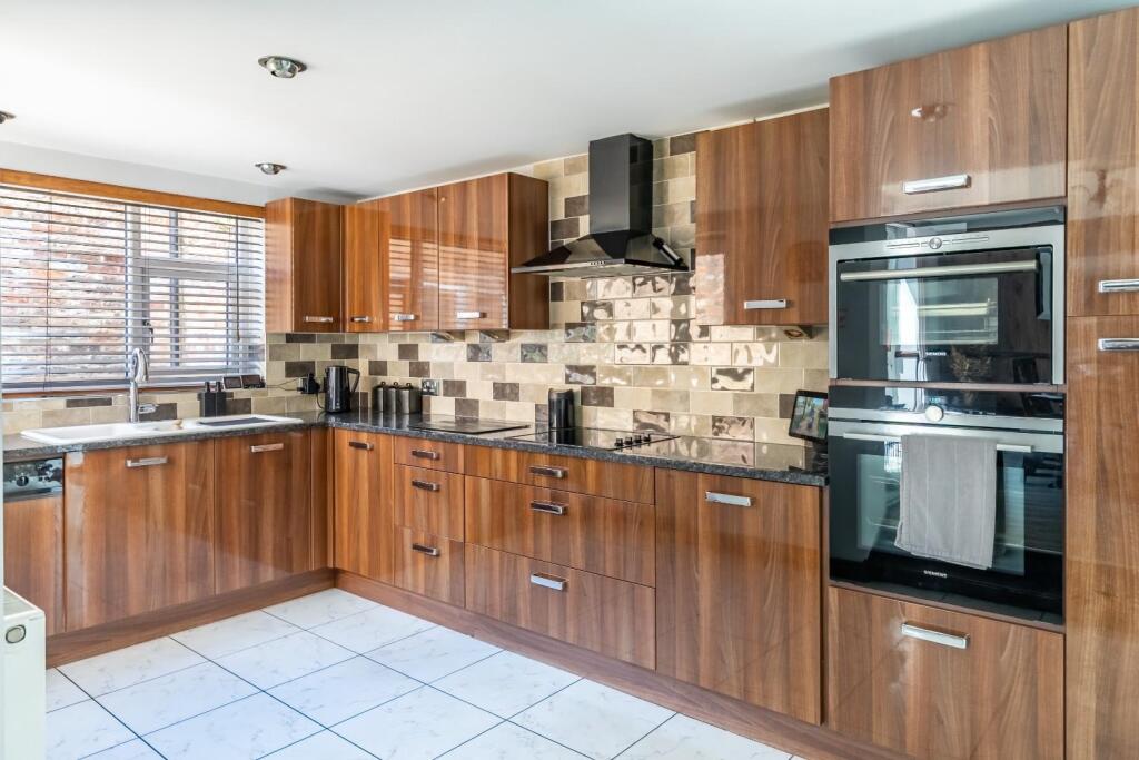 44hr-5.jpg