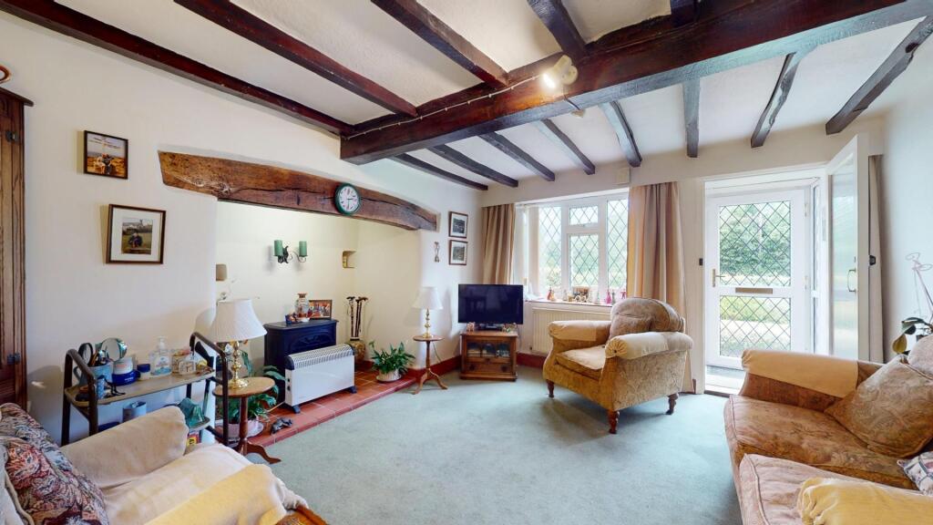 LOUNGE/DINING ROOM