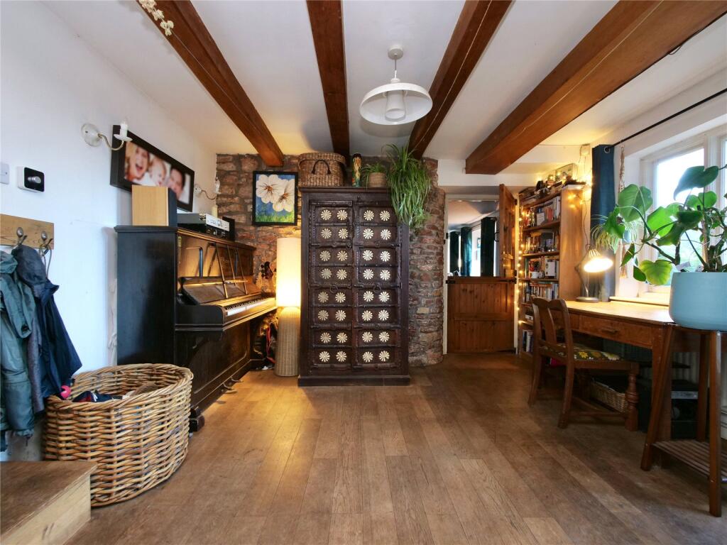 Entrance Hall/Study