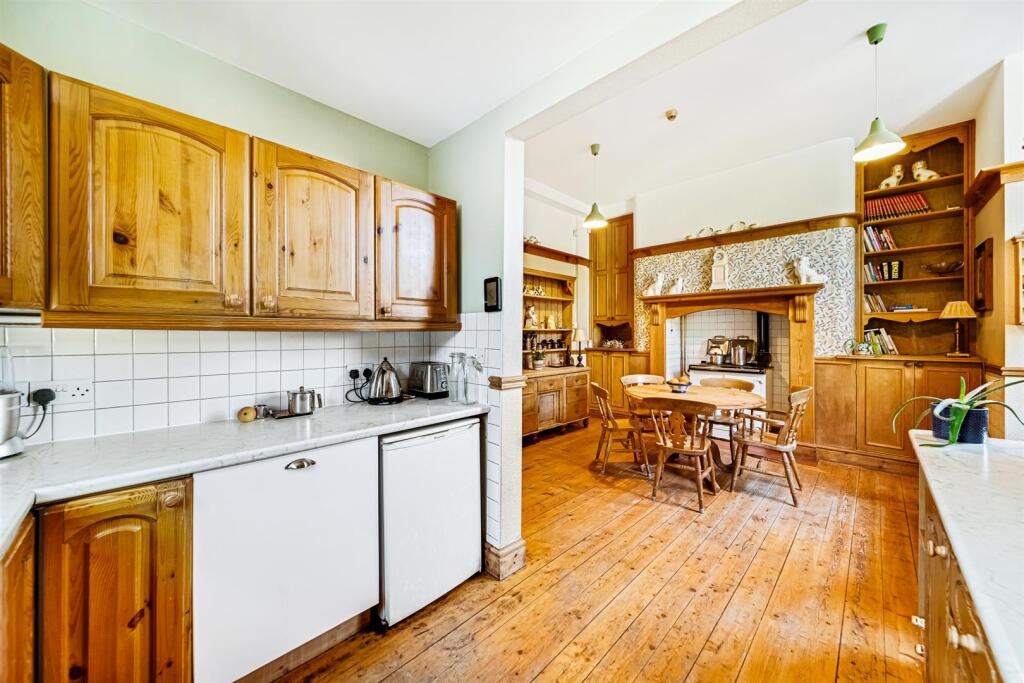 Breakfast Kitchen Aspect 3