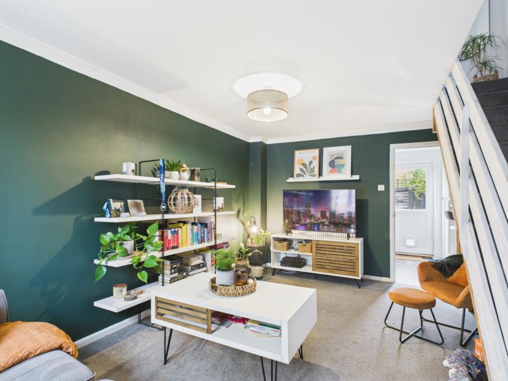 CAM01740G0-PR0461-STILL007