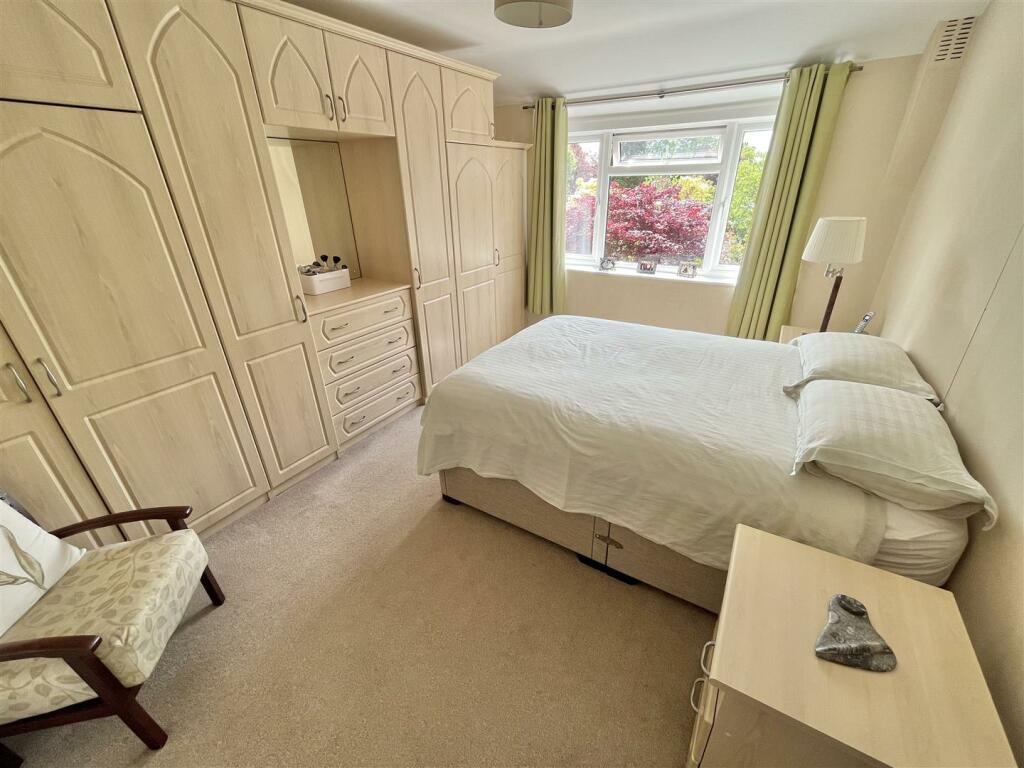 Bedroom 1.jpg