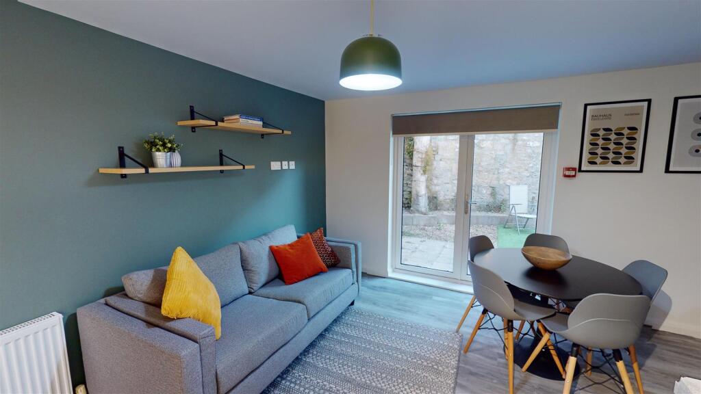 9-Piccadilly-Place-Living-Kitchen-Dining.jpg