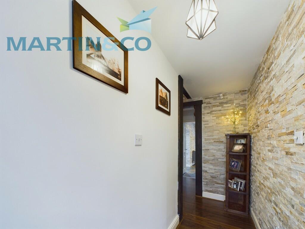 CAM01870G0-PR0143...