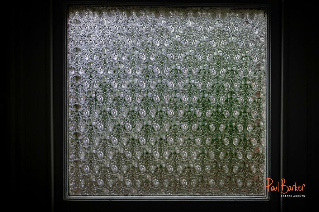 241028 - 61 Carlisle Avenue, St Albans - 39 [WM].j