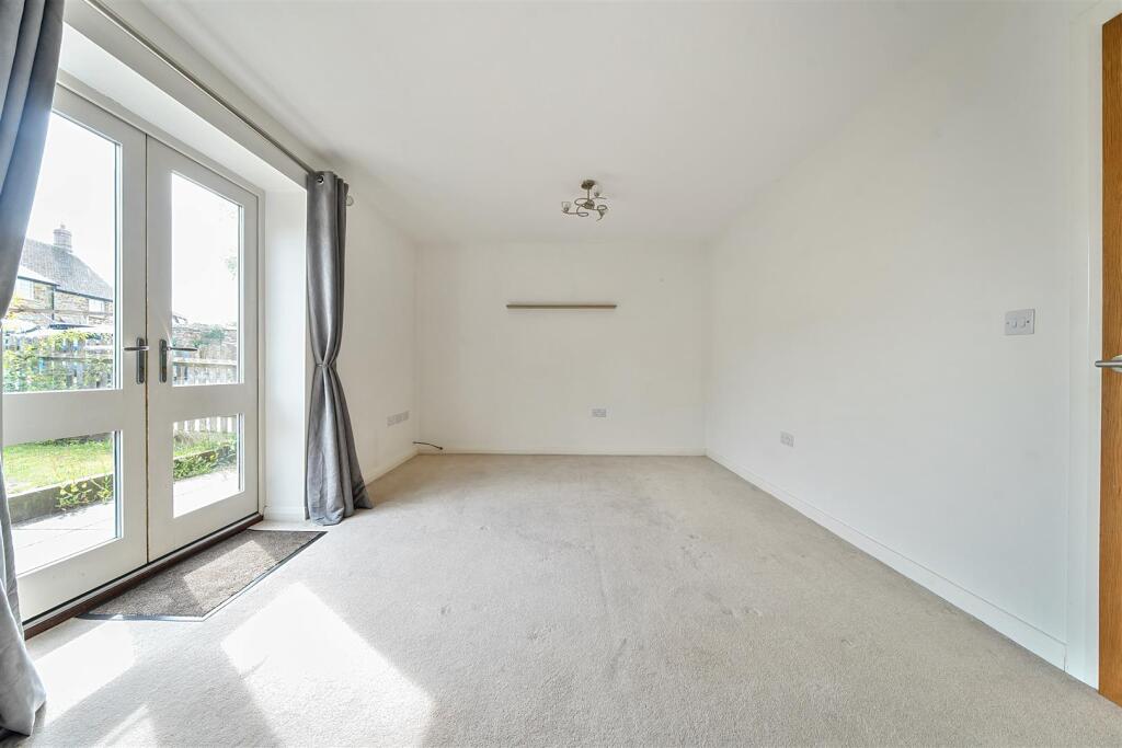 Gildene Cottage, 1 Canons Ashby Road, Moreton Pink