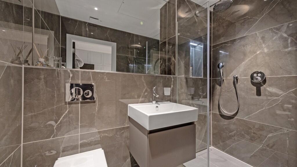Second ensuite
