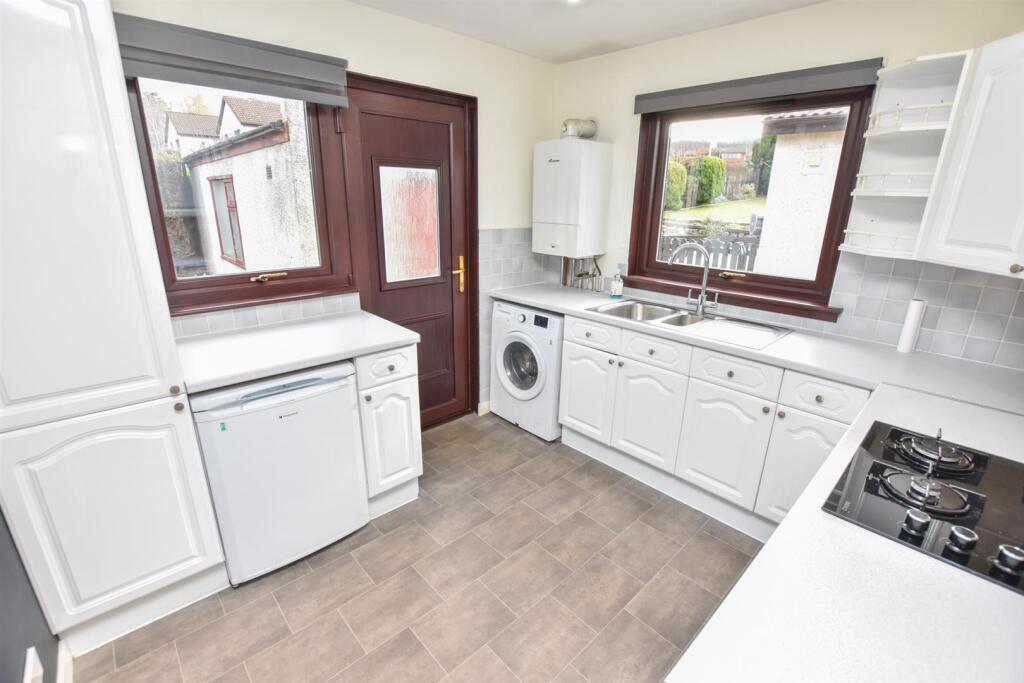 KITCHEN-2.jpg