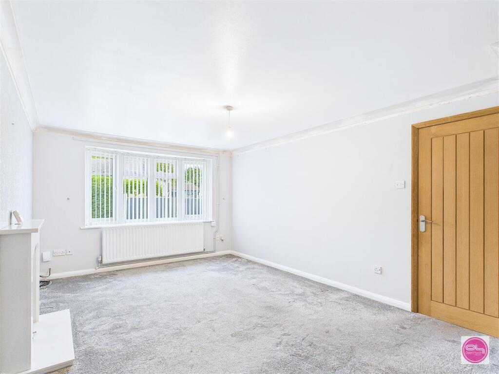 Albert Road, Church Gresley (9).jpg