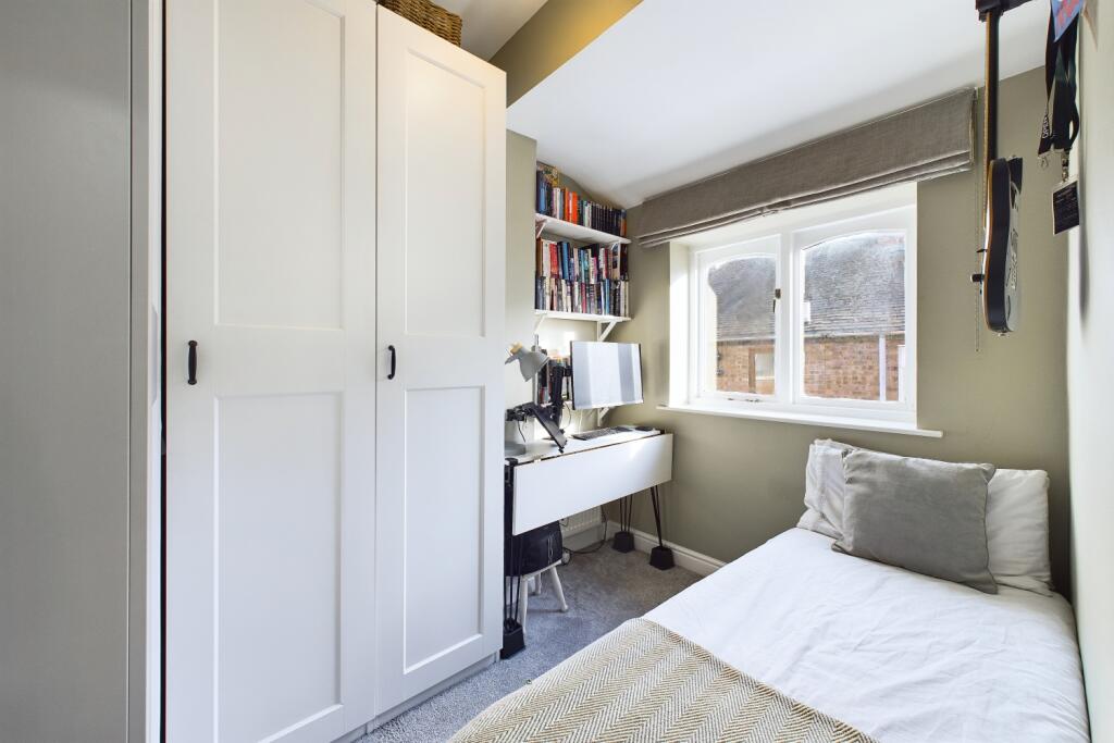 CAM03162G0-PR0201-STILL008