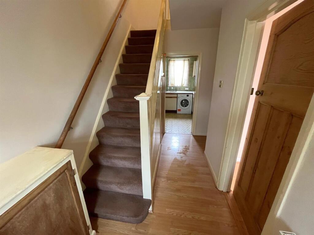 Hallway and stairs (1).jpg