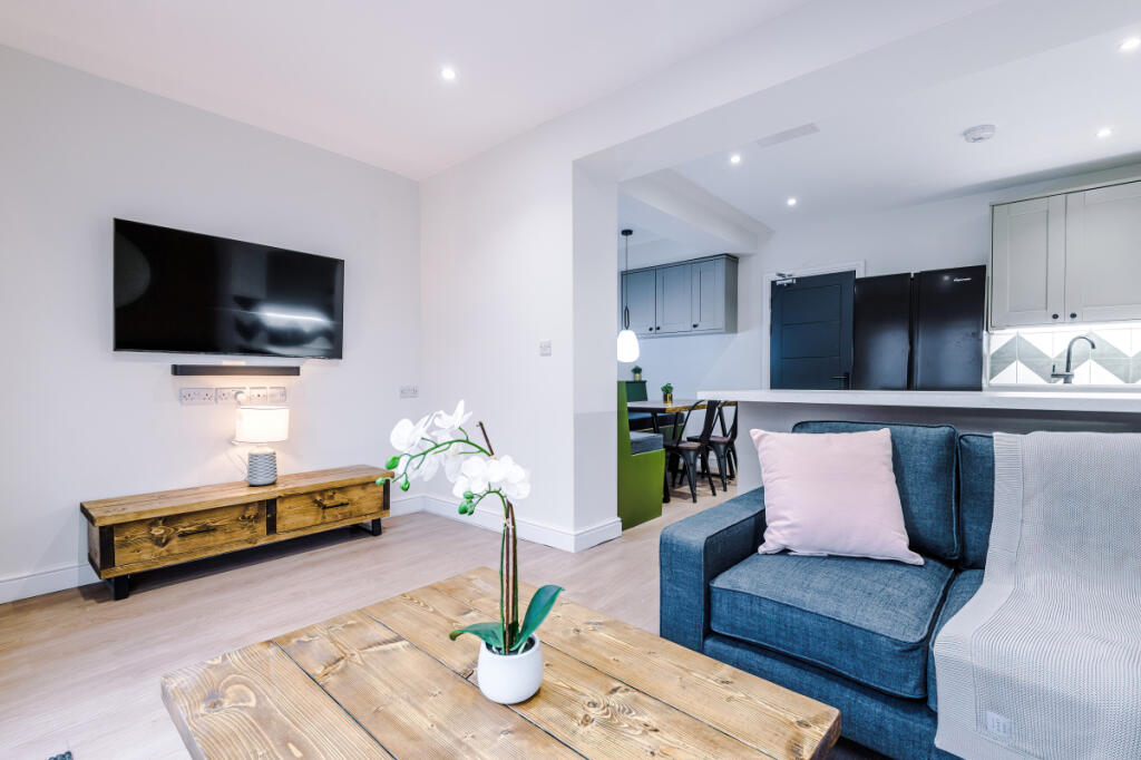 6 Capricorn Way, Living Room 1