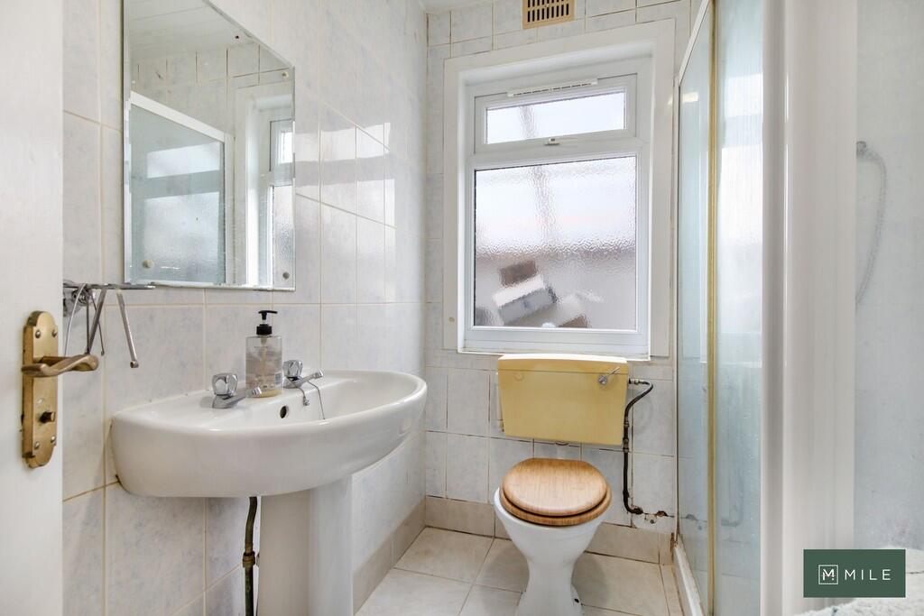 147a Purves Road ...