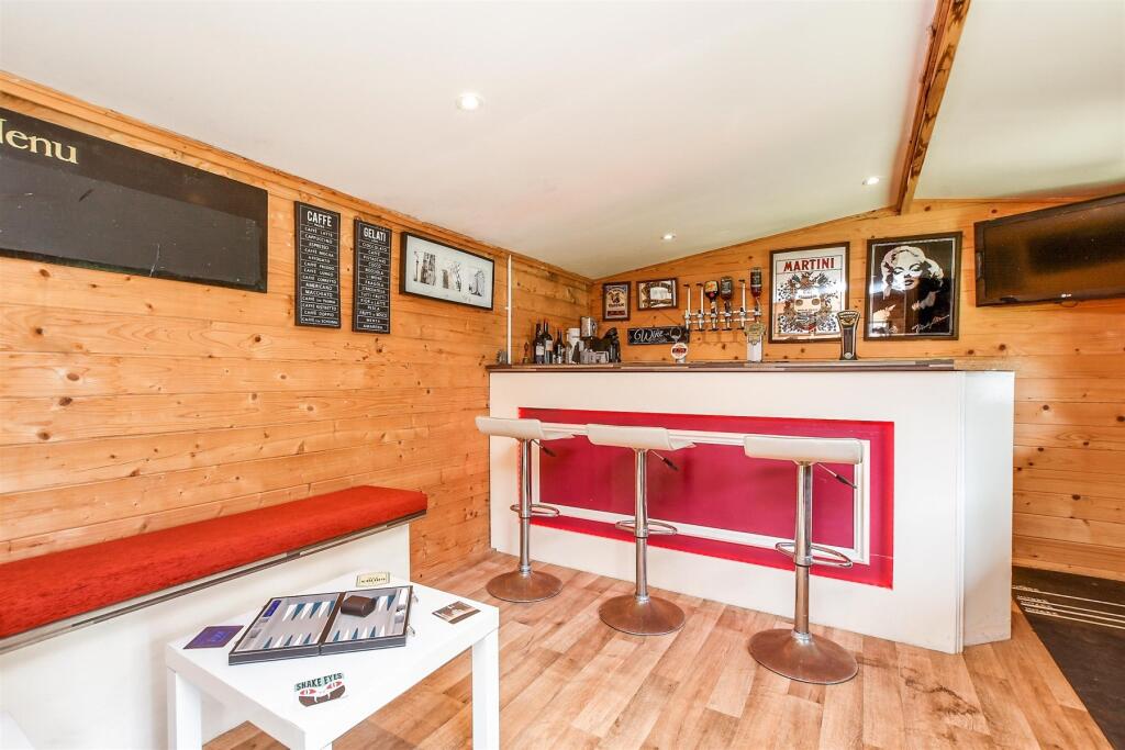 Workshop/Outbuildings
