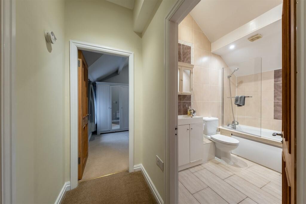 26A Forest Road-031.jpg