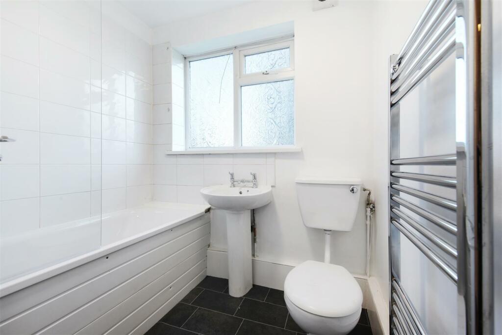 11 Oaklands Court, Harrow Road - 10169TJXBQDc691Tc