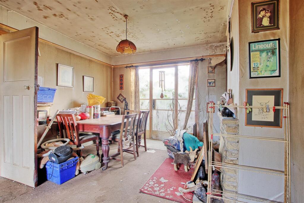 Dining Room.jpg