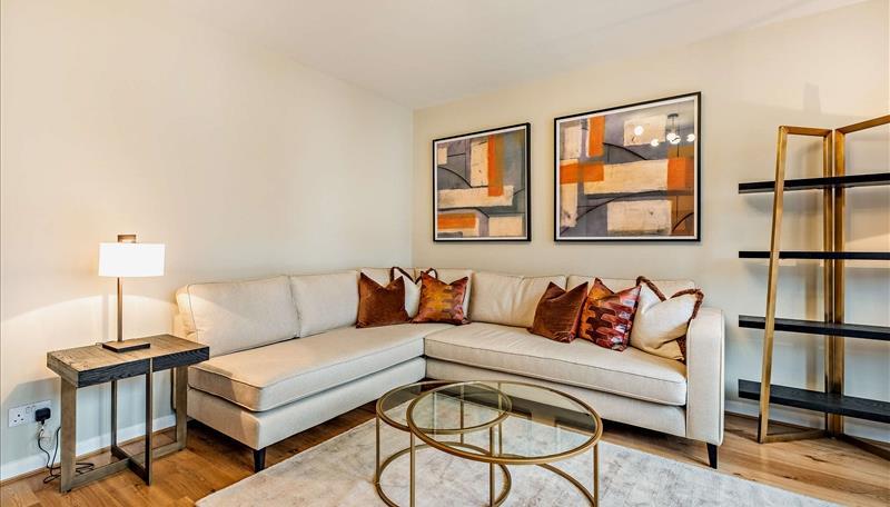 Living Room     .jpg