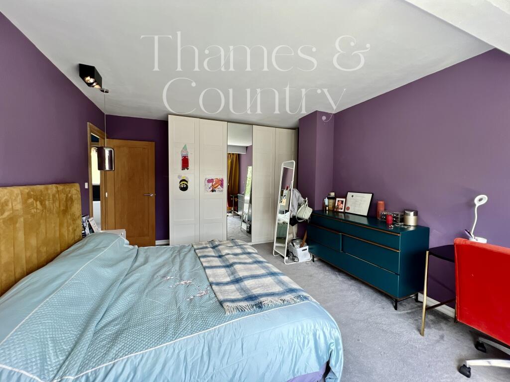Principal bedroom