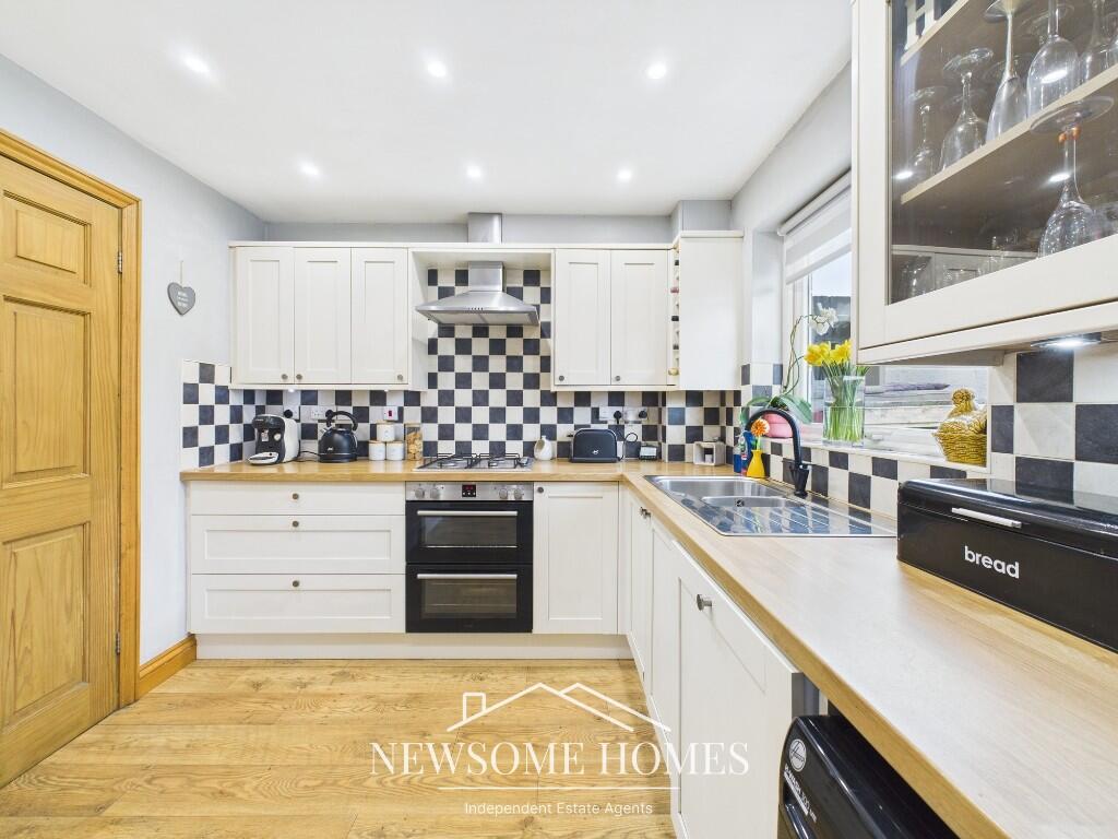 Kitchen/ Dining Room