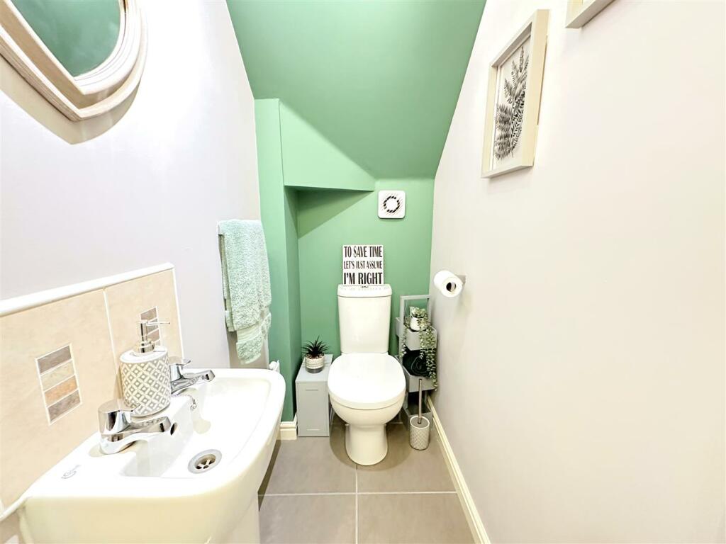 Cloakroom/WC