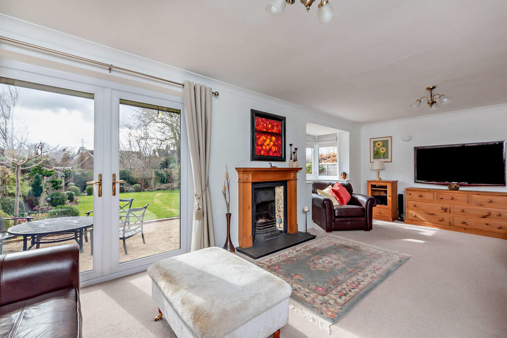 8639764-interior1...