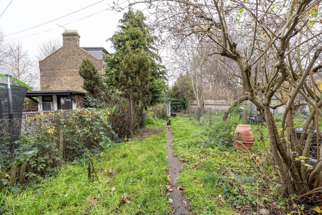 Coppermill Lane, E17