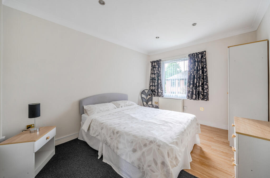 1372245-15-68fa05...