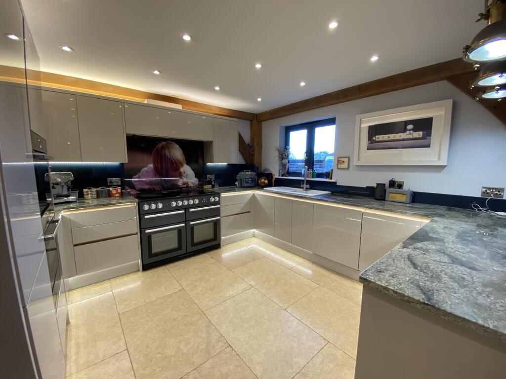 Contemporary Kitchen