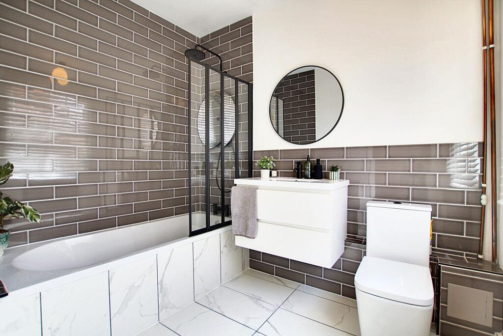 Luxurious Contemporary Bathroom
