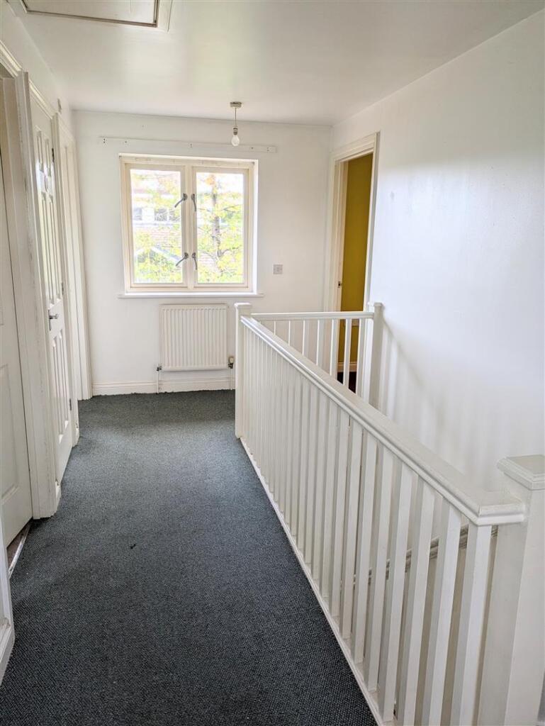Upstairslanding_1.jpg