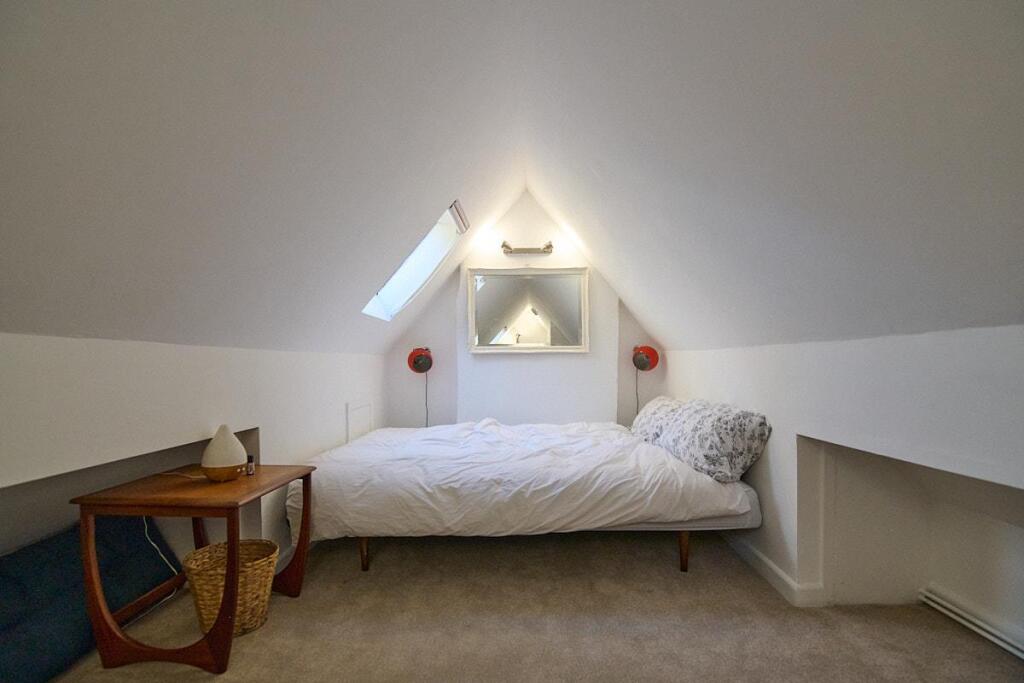 BA15_2HG BED 3 LO RES_.jpg