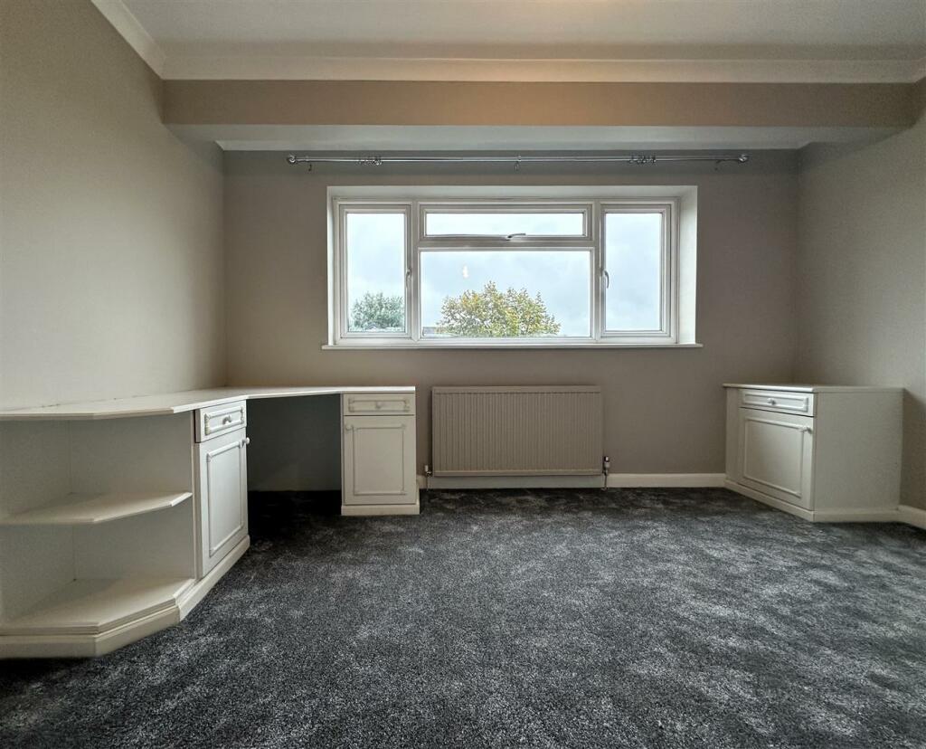 Bedroom 4.jpg